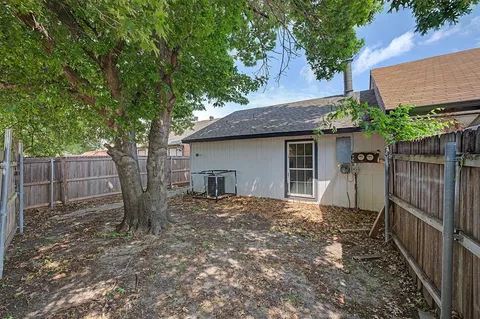 $199,999 | 2506 Sunflower Drive, Arlington, TX 76014
