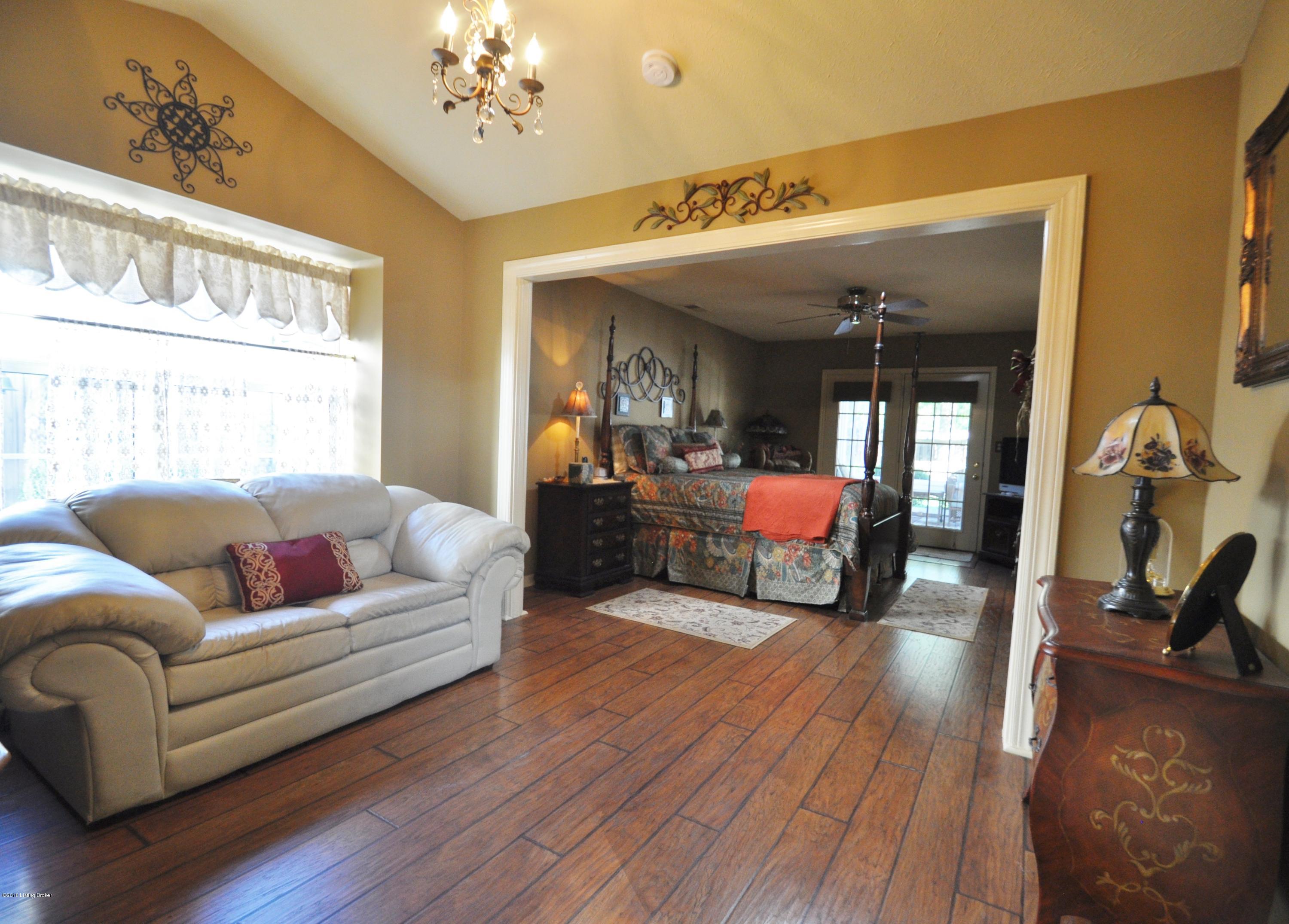 2511 Hampton Ridge Boulevard Louisville, KY 40220 - Photo 18 of 44 DSC_0272