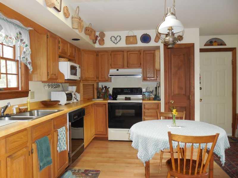 19 Silver Ridge Road Bangor, ME 04401 - Photo 5 of 25 Kitchen.