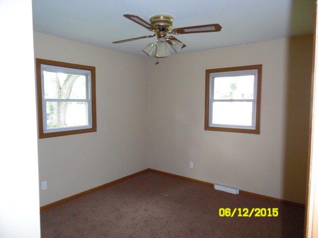 210 Doris Avenue Joliet, IL 60433 - Photo 9 of 15