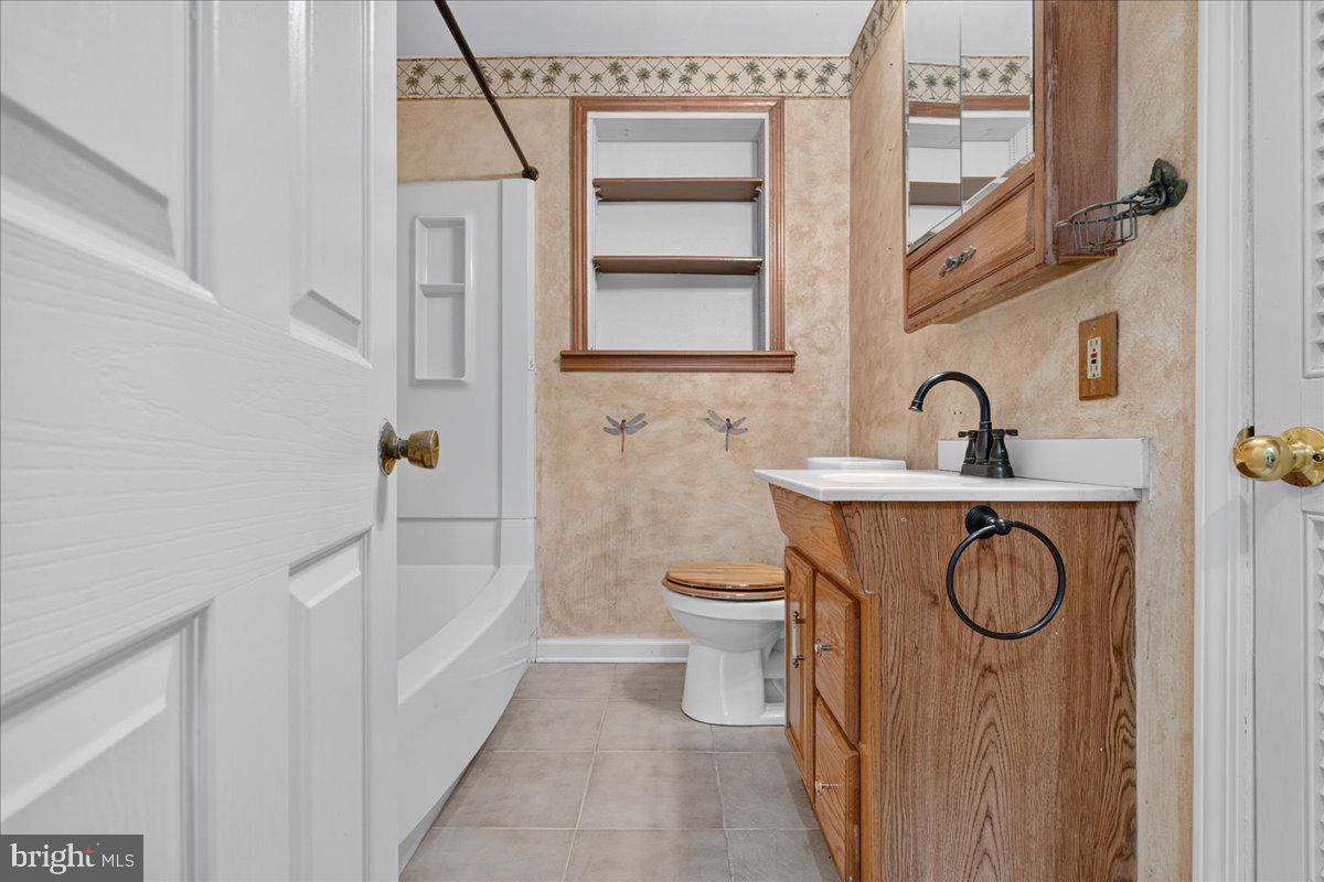 70 Ridge Road Phoenixville, PA 19460 - Photo 18 of 47 First floor full hall bath