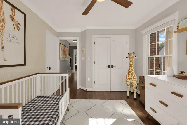 a view of front door with a couch