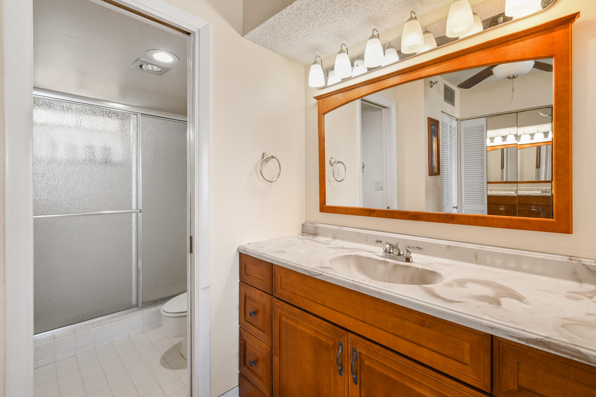 100 Ocean Trail Way, Unit 707 Jupiter, FL 33477 - Photo 16 of 27 Master Bath