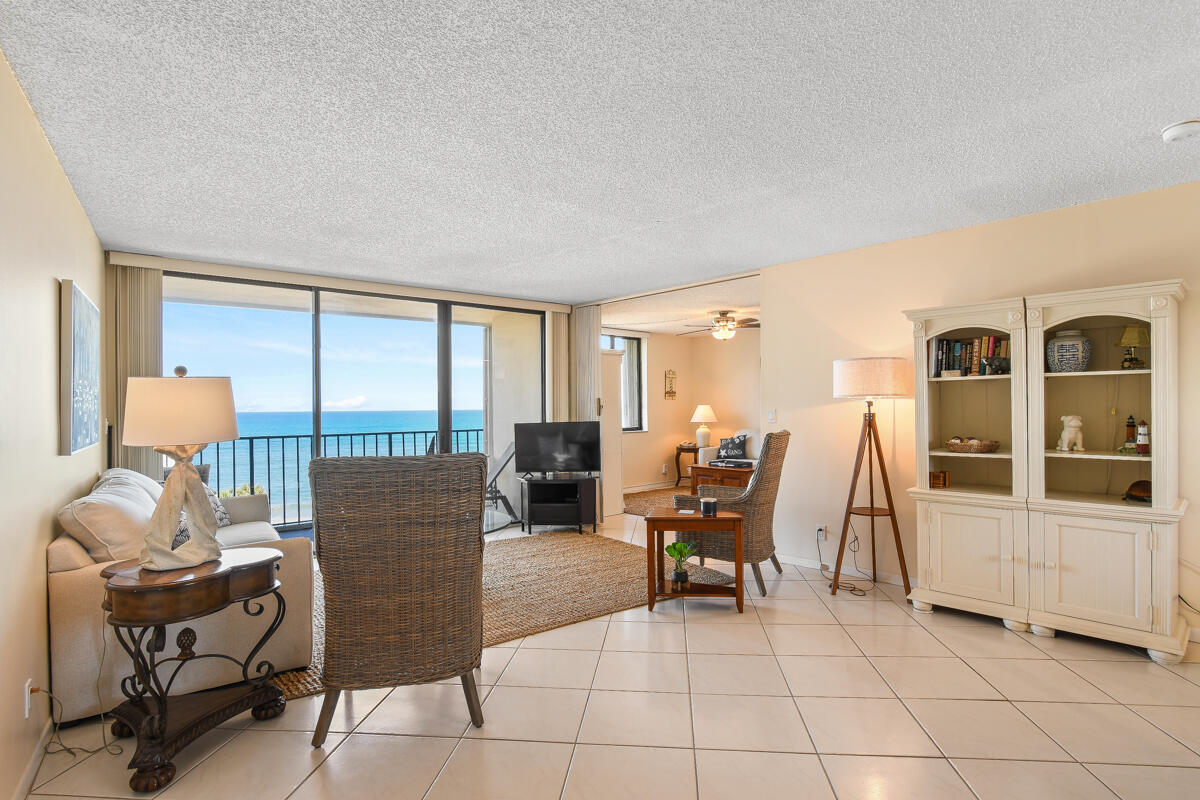 100 Ocean Trail Way, Unit 707 Jupiter, FL 33477 - Photo 4 of 27 Living Room