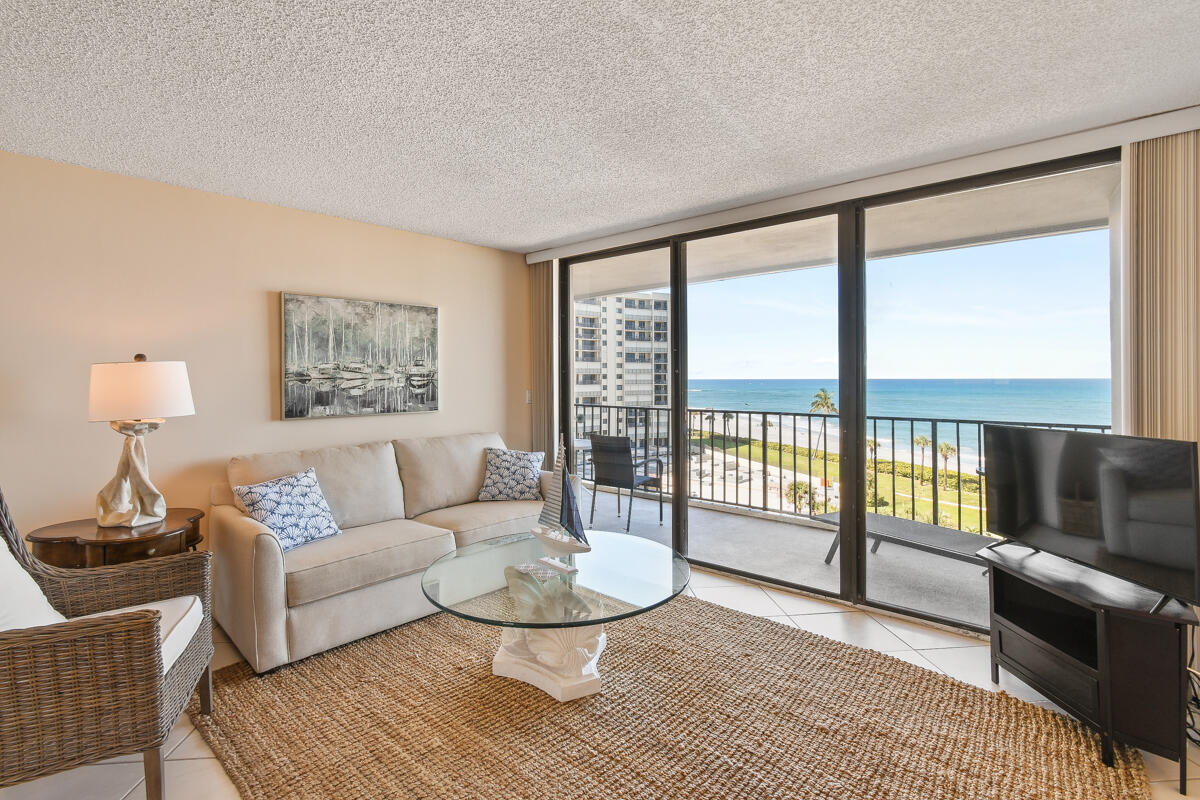 100 Ocean Trail Way, Unit 707 Jupiter, FL 33477 - Photo 5 of 27 Living