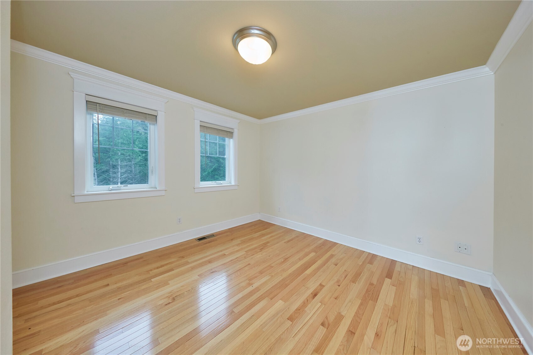 4909 Southwest Old Clifton Road Port Orchard, WA 98367 - Photo 32 of 40