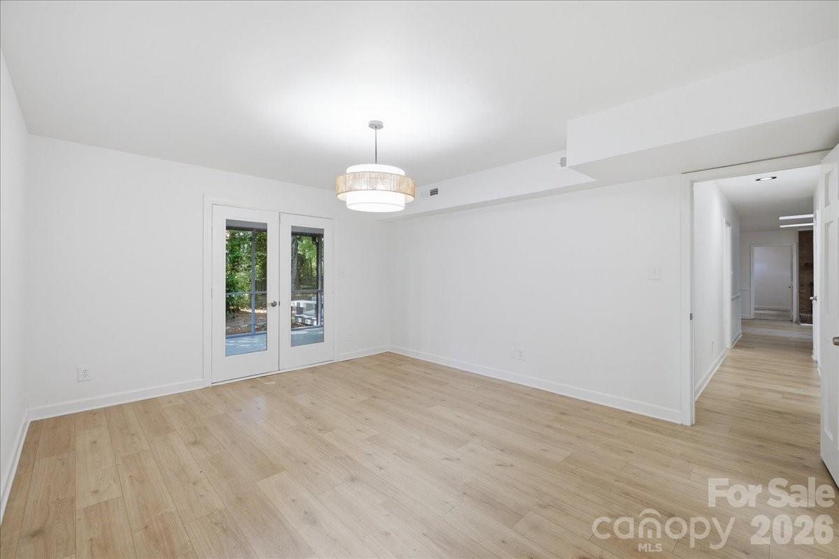 1107 Spring Fall Court Charlotte, NC 28213 - Photo 32 of 48 Gallery Image 32