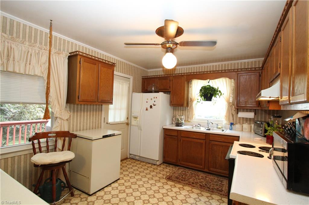 2208 St Mark Road Greensboro, NC 27403 - Photo 7 of 25 Gallery Image 7