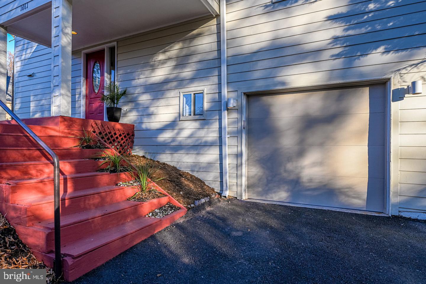 1661 Cedar Hollow Way Reston, VA 20194 - Photo 21 of 25 1 Car Garage