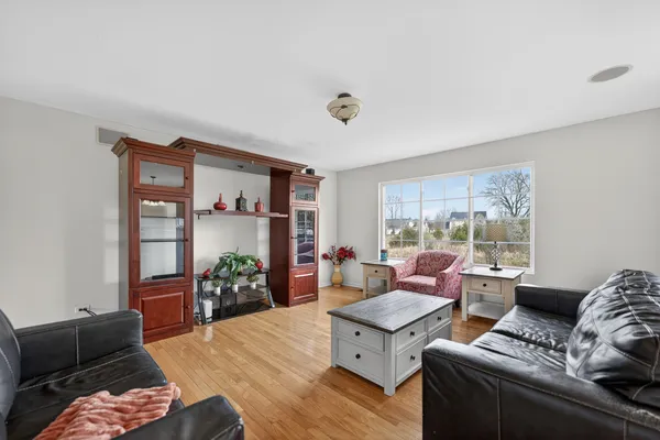 $350,000 | 1480 Farmstead Lane, DeKalb, IL 60115