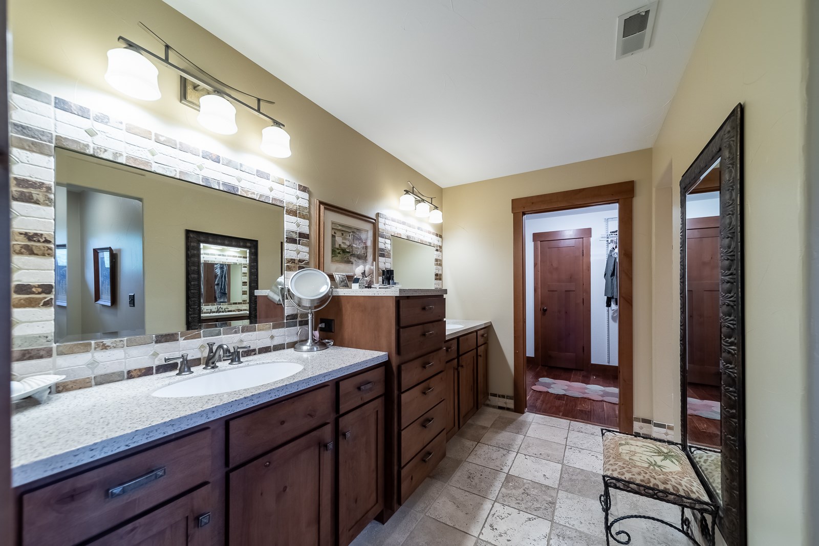 56240 Timothy Road New Carlisle, IN 46552 - Photo 6 of 36 Gallery Image 6
