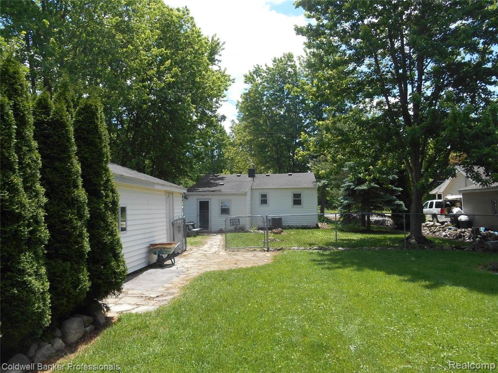 3478 West Oregon Road Lapeer, MI 48446 - Photo 13 of 29