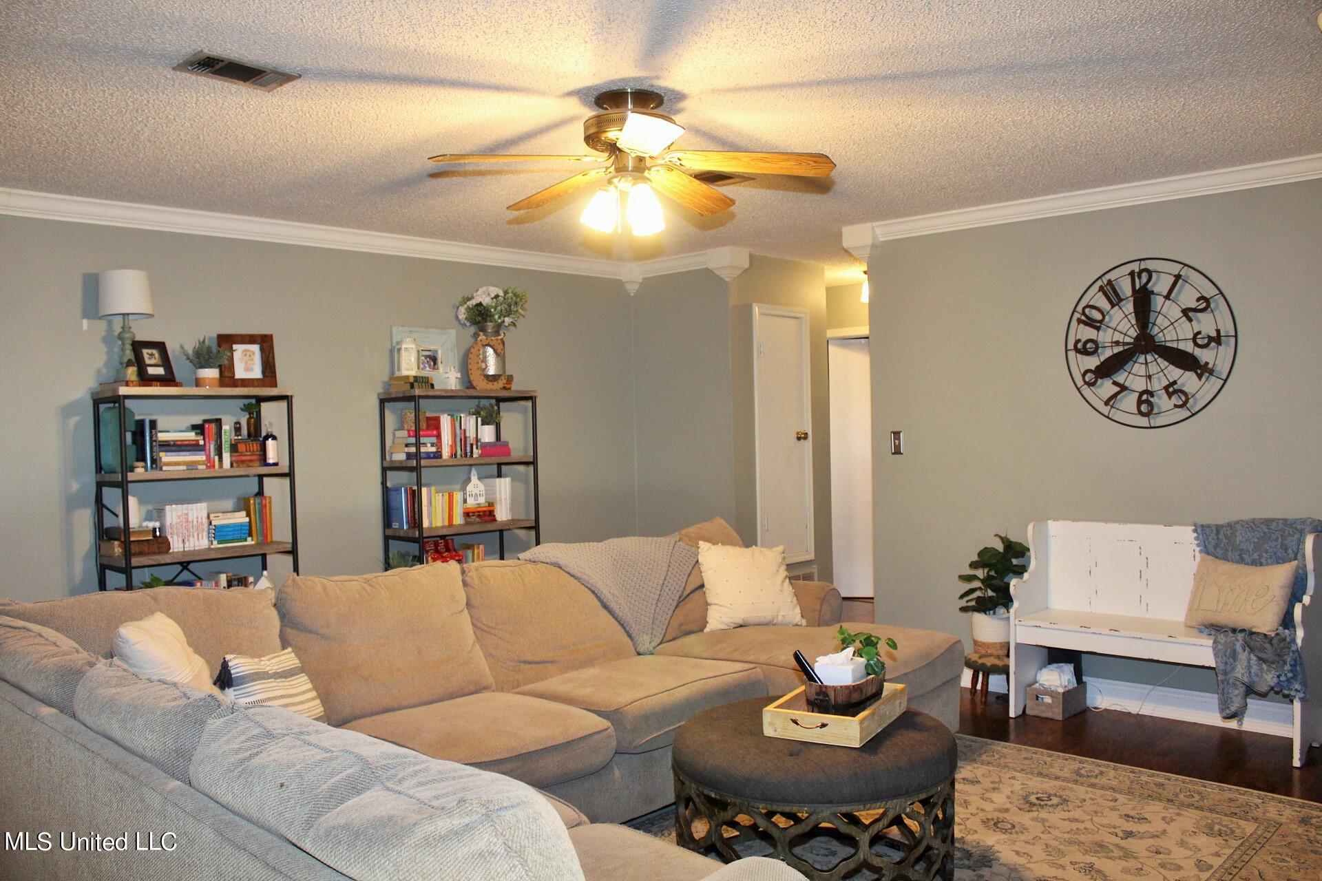 121 Quail Run Road Lucedale, MS 39452 - Photo 5 of 24 5-Living Room