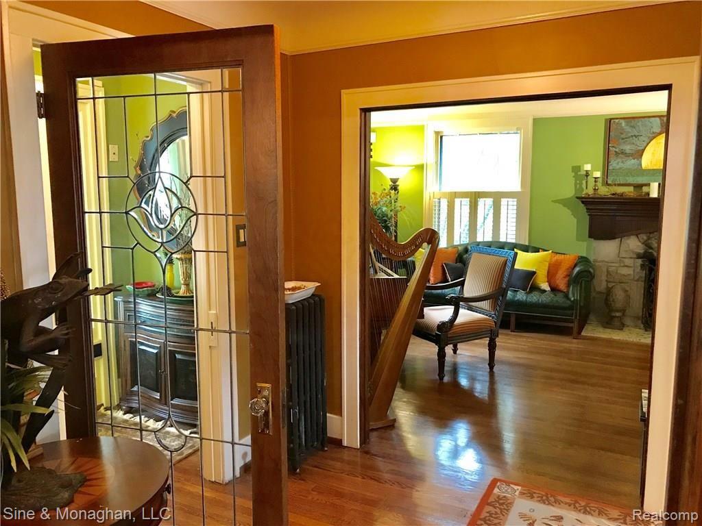 2127 Hawthorne Road Grosse Pointe, MI 48236 - Photo 9 of 84 IMG_0863.jpg