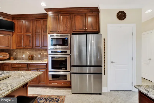 $919,900 | 19 Marina Drive, Camp Hill, PA 17011