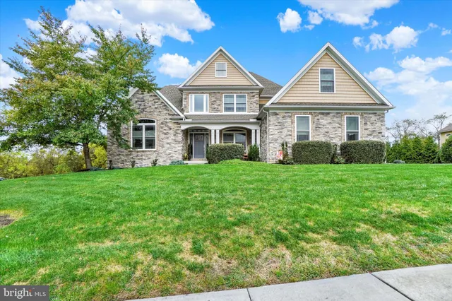 $919,900 | 19 Marina Drive, Camp Hill, PA 17011