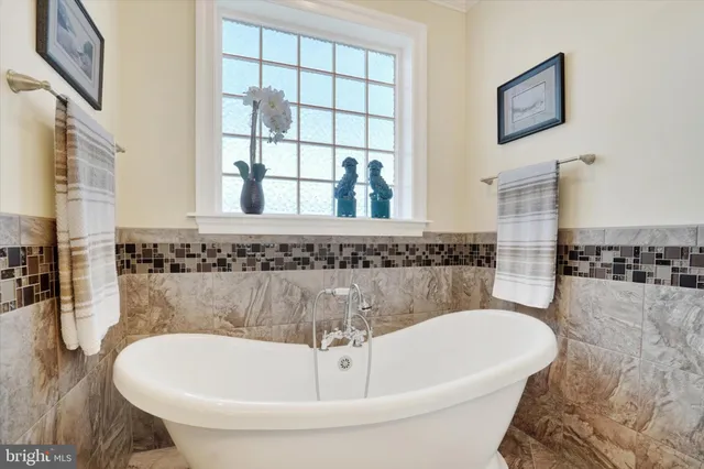 $919,900 | 19 Marina Drive, Camp Hill, PA 17011