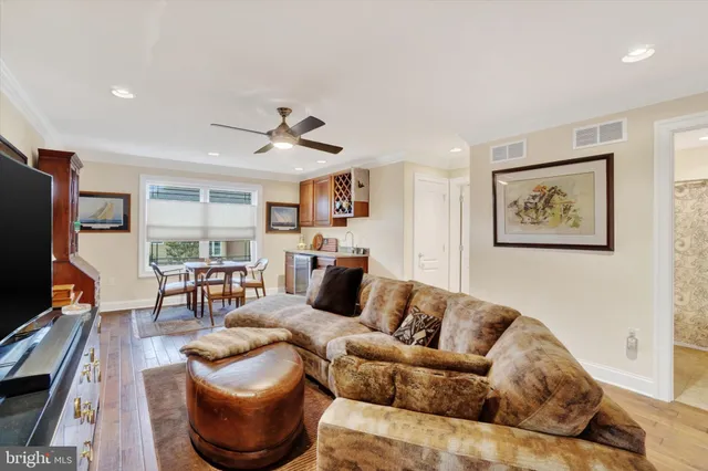 $919,900 | 19 Marina Drive, Camp Hill, PA 17011