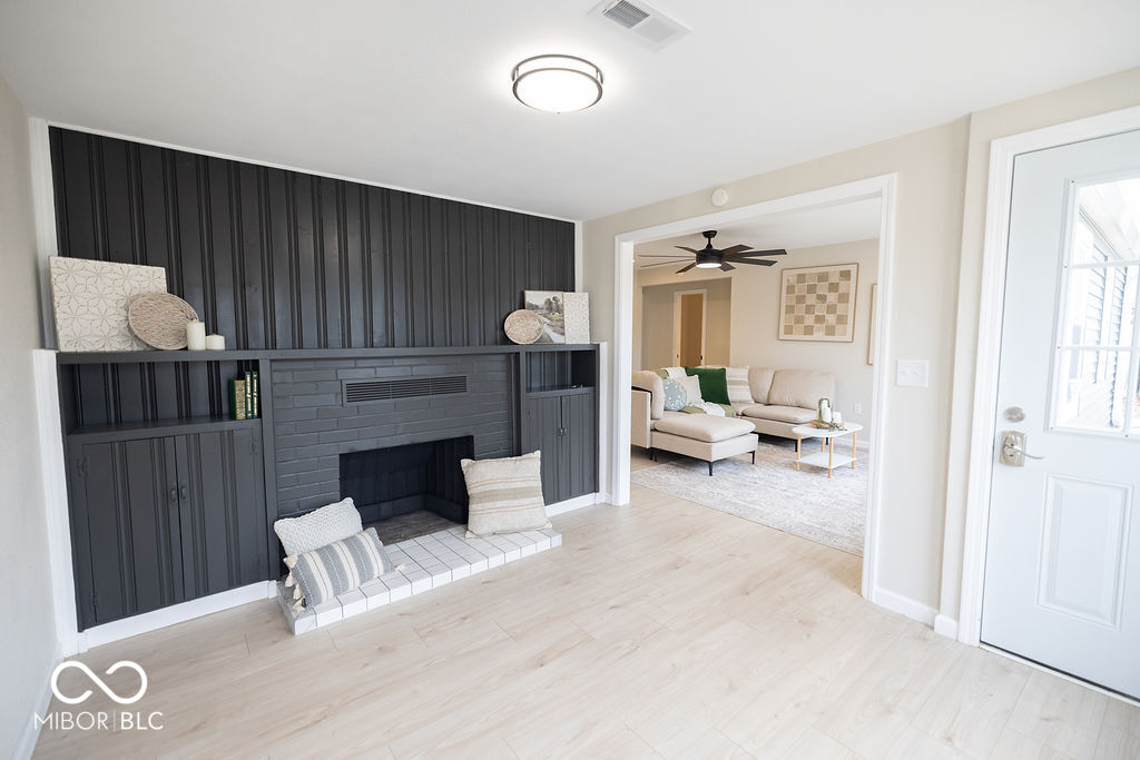 1208 Layton Road Anderson, IN 46011 - Photo 2 of 35