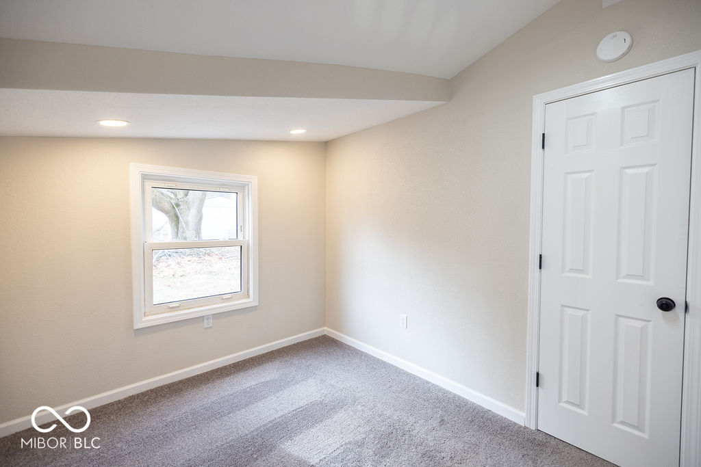 1208 Layton Road Anderson, IN 46011 - Photo 28 of 35