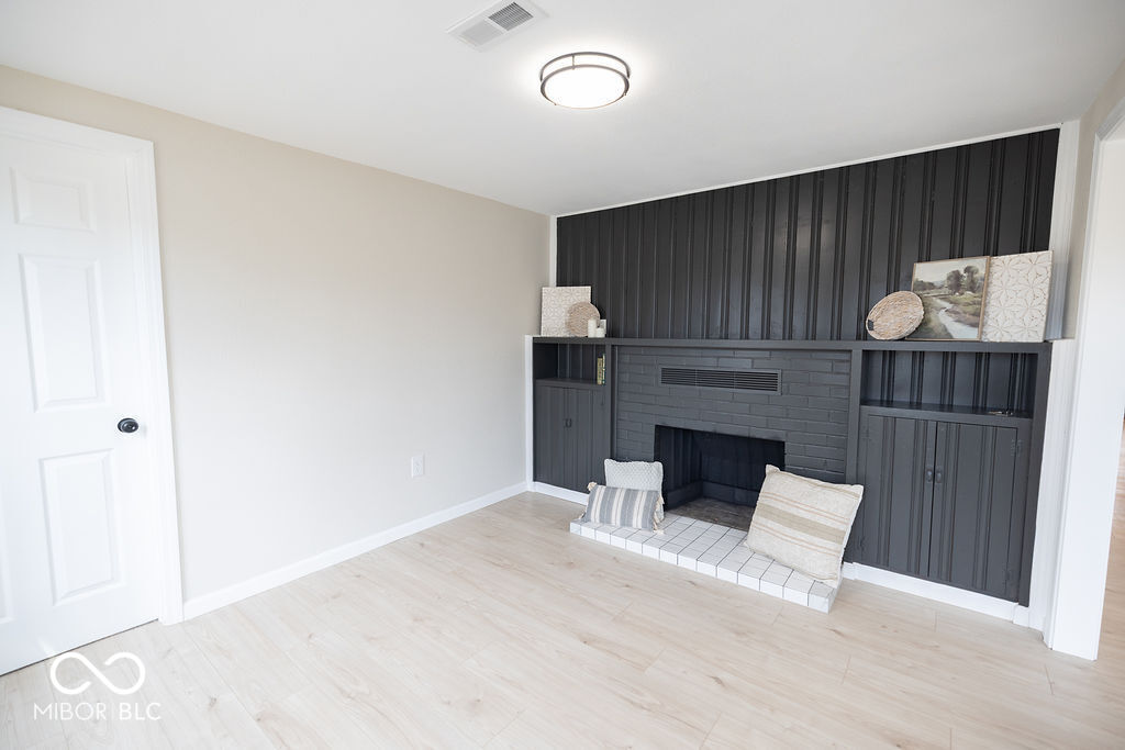 1208 Layton Road Anderson, IN 46011 - Photo 3 of 35