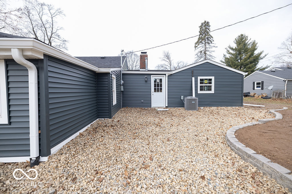 1208 Layton Road Anderson, IN 46011 - Photo 32 of 35