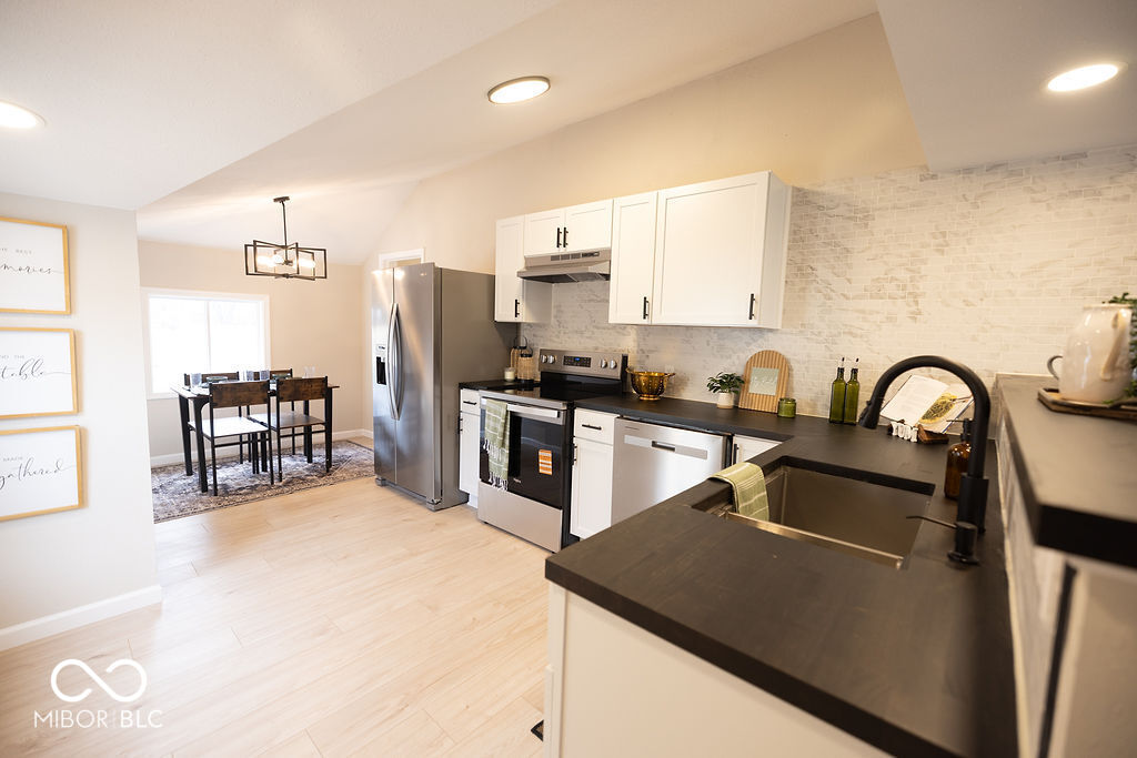 1208 Layton Road Anderson, IN 46011 - Photo 9 of 35