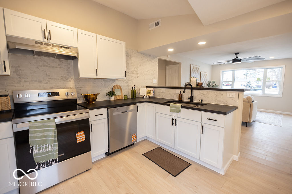 1208 Layton Road Anderson, IN 46011 - Photo 10 of 35