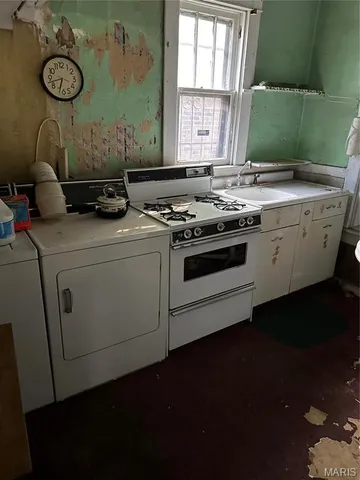 $14,900 | 809 North 23rd Street, East St. Louis, IL 62205