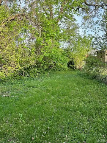 $14,900 | 809 North 23rd Street, East St. Louis, IL 62205