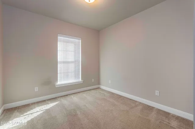 $2,300 | 135 Maddox Jude Drive, Maurice, LA 70555