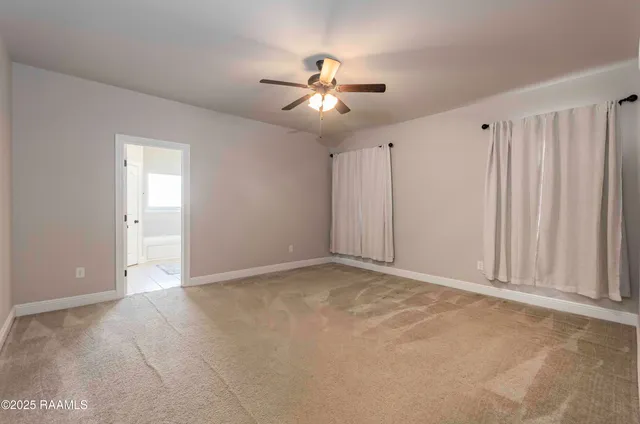 $2,300 | 135 Maddox Jude Drive, Maurice, LA 70555