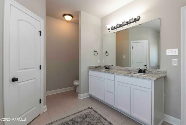 $2,300 | 135 Maddox Jude Drive, Maurice, LA 70555