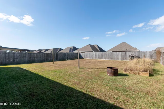 $2,300 | 135 Maddox Jude Drive, Maurice, LA 70555