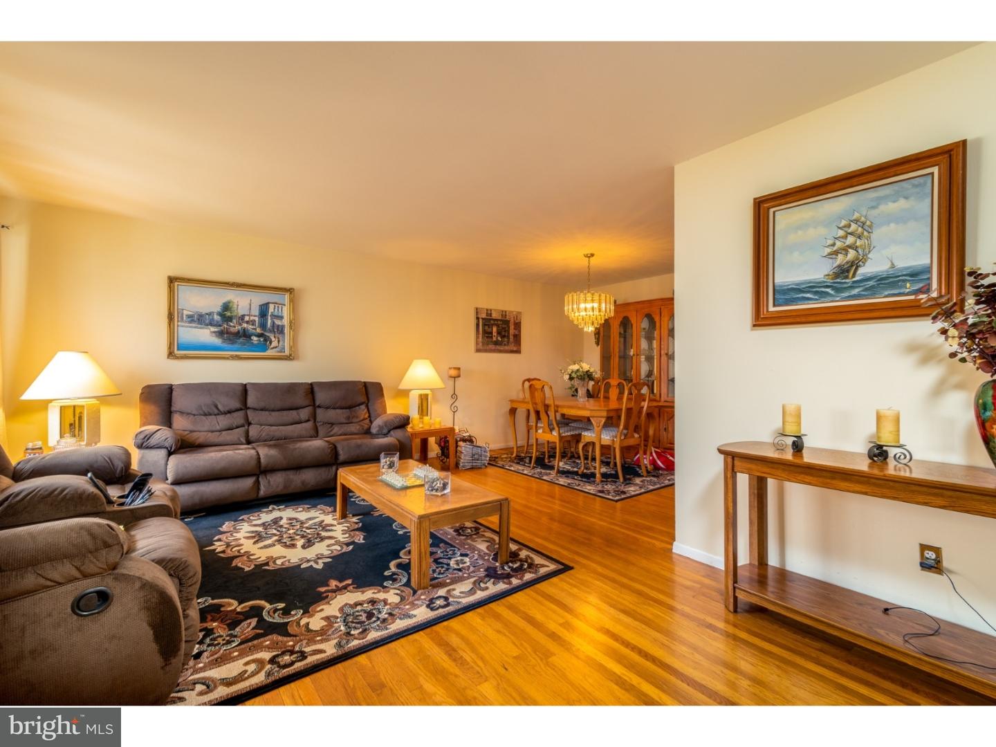 9822 Hardy Road Philadelphia, PA 19115 - Photo 3 of 25 Gallery Image 3
