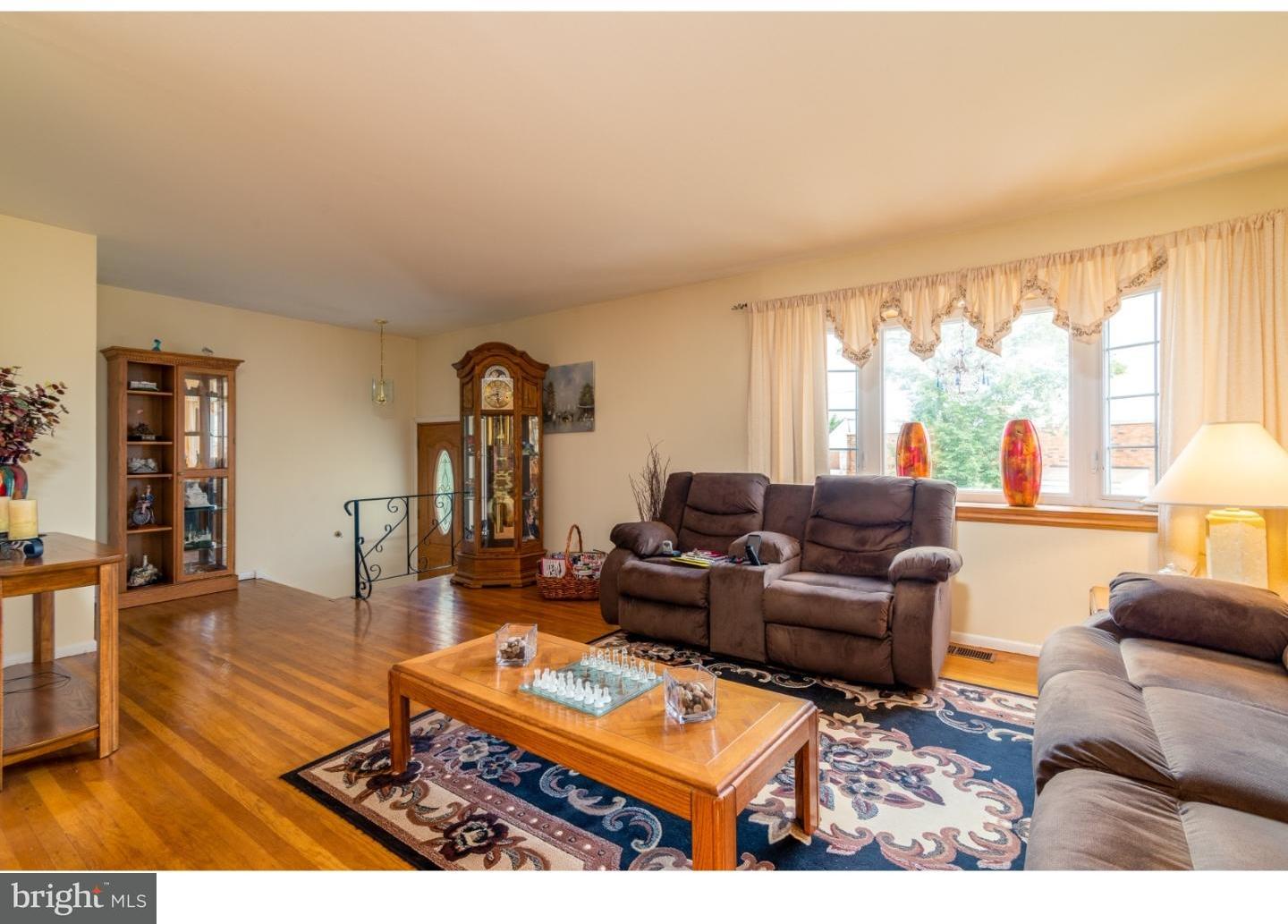 9822 Hardy Road Philadelphia, PA 19115 - Photo 4 of 25 Gallery Image 4