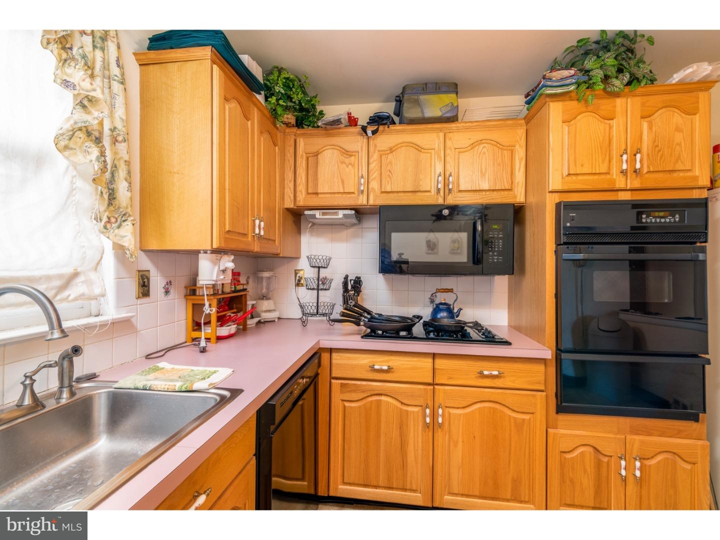 9822 Hardy Road Philadelphia, PA 19115 - Photo 7 of 25 Gallery Image 7