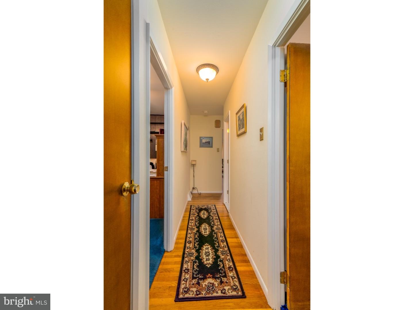 9822 Hardy Road Philadelphia, PA 19115 - Photo 9 of 25 Gallery Image 9
