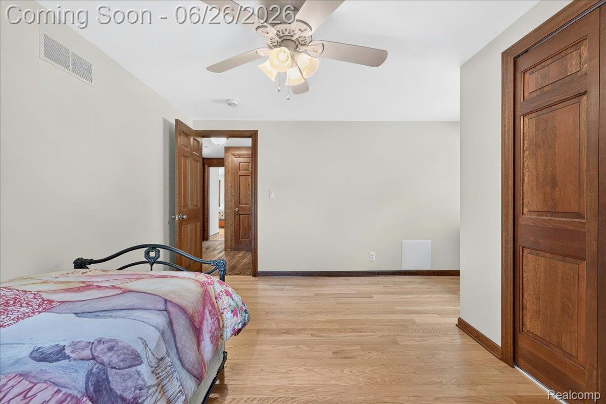 29498 East River Road Grosse Ile, MI 48138 - Photo 32 of 66 Bedroom #2