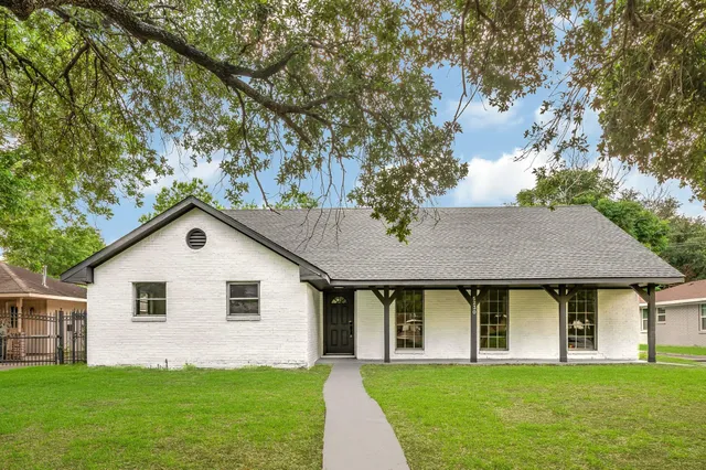 $350,000 | 5230 West Bellfort Avenue, Houston, TX 77035