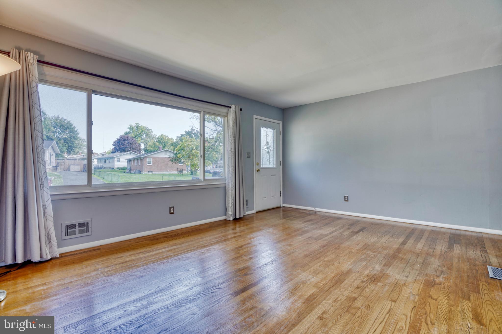 2405 Windsor Road Baltimore, MD 21234 - Photo 3 of 47