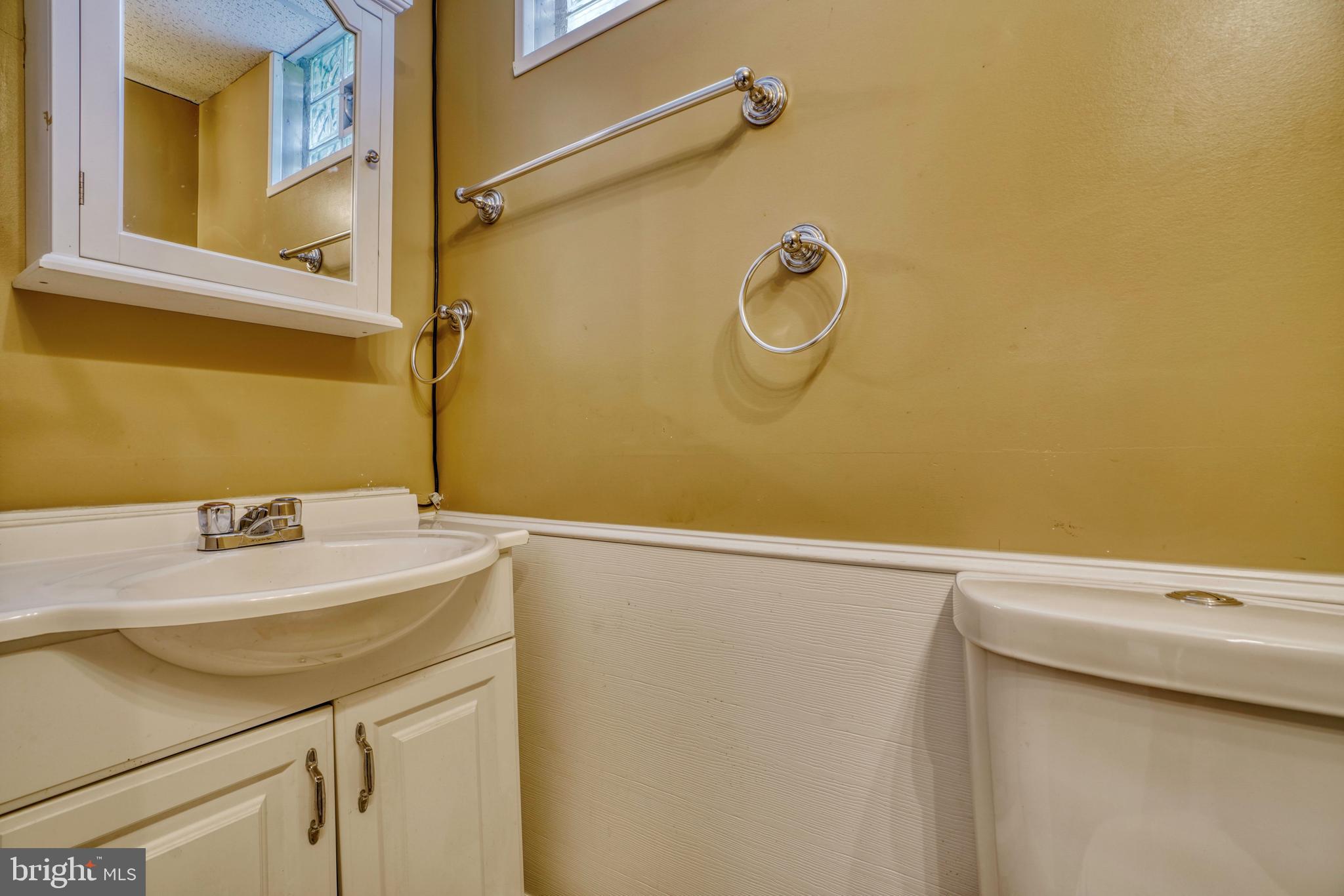 2405 Windsor Road Baltimore, MD 21234 - Photo 37 of 47
