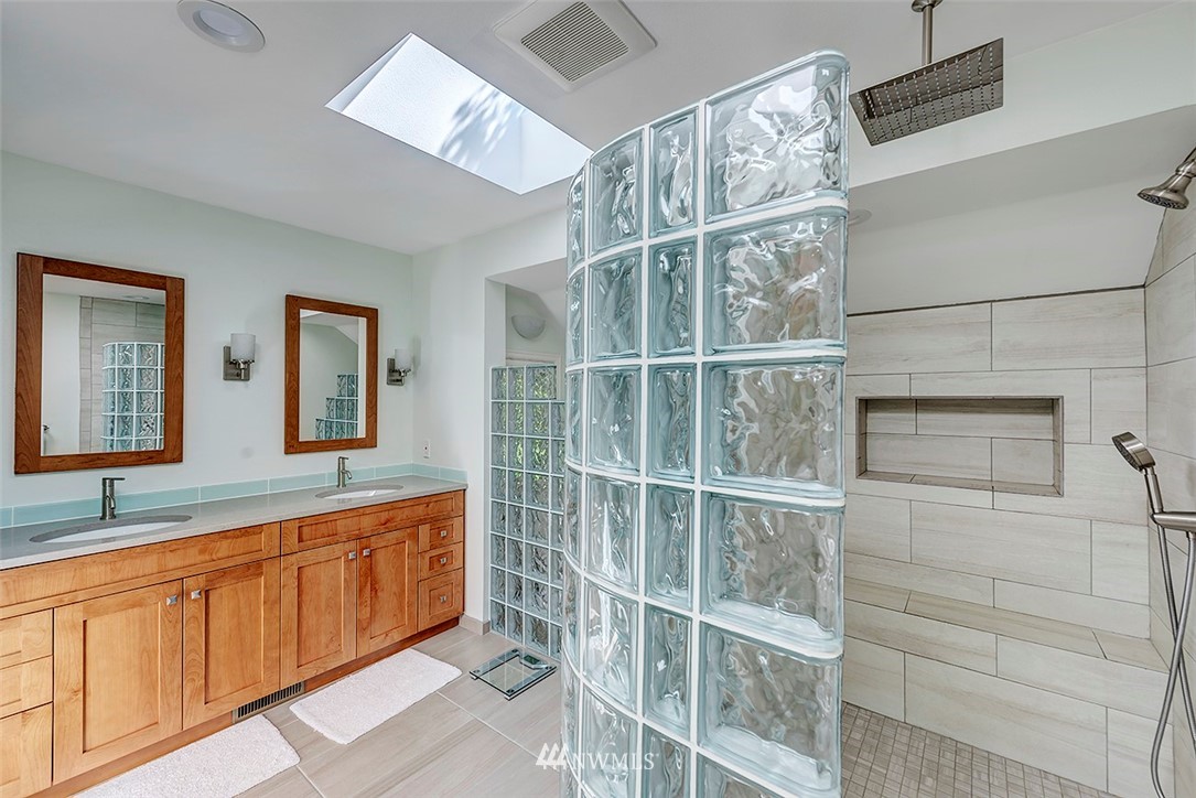 10115 Northeast 155th Street Bothell, WA 98011 - Photo 17 of 22 Gallery Image 17