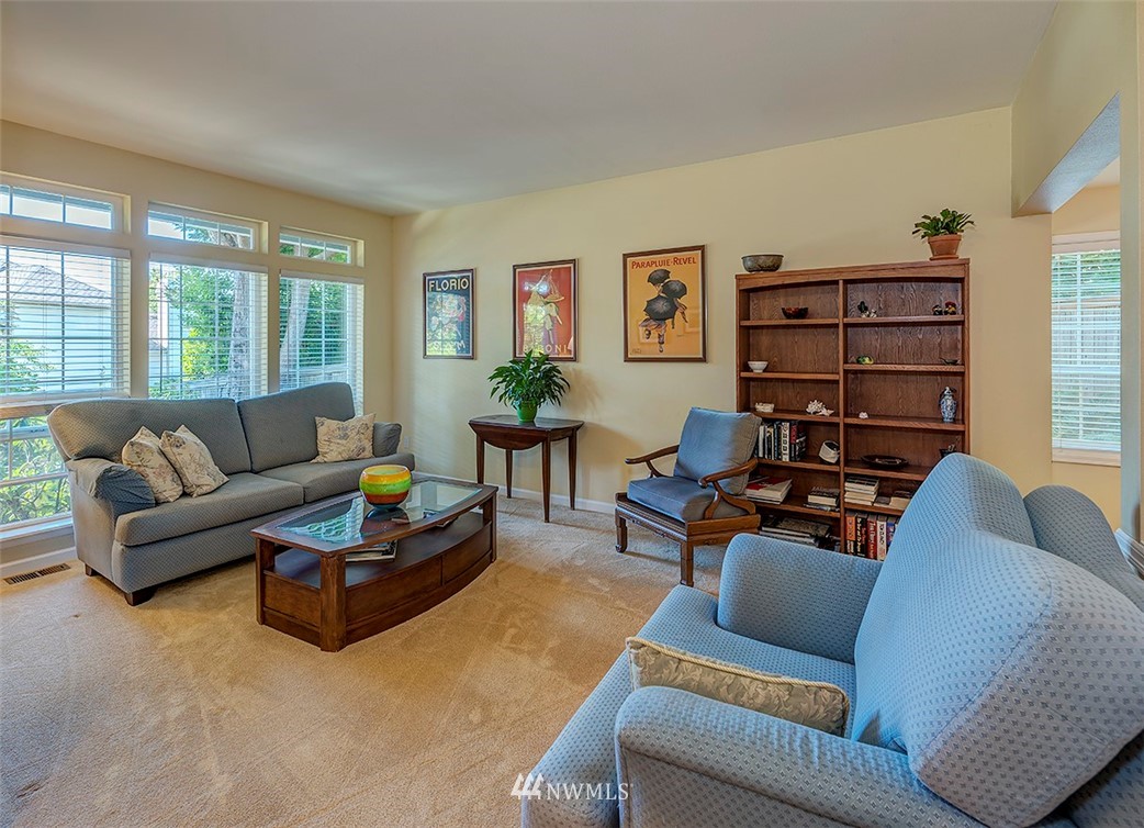 10115 Northeast 155th Street Bothell, WA 98011 - Photo 3 of 22 Gallery Image 3