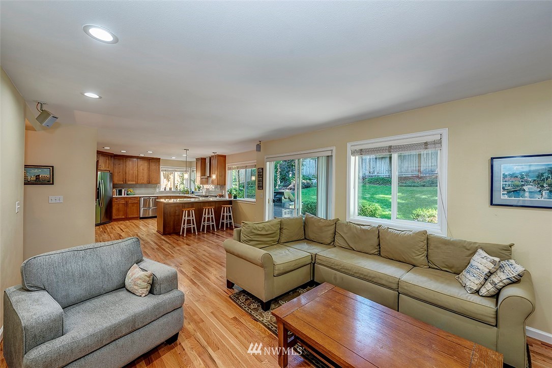 10115 Northeast 155th Street Bothell, WA 98011 - Photo 7 of 22 Gallery Image 7