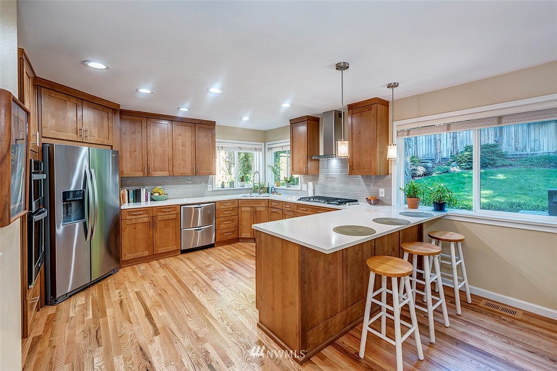 10115 Northeast 155th Street Bothell, WA 98011 - Photo 8 of 22 Gallery Image 8