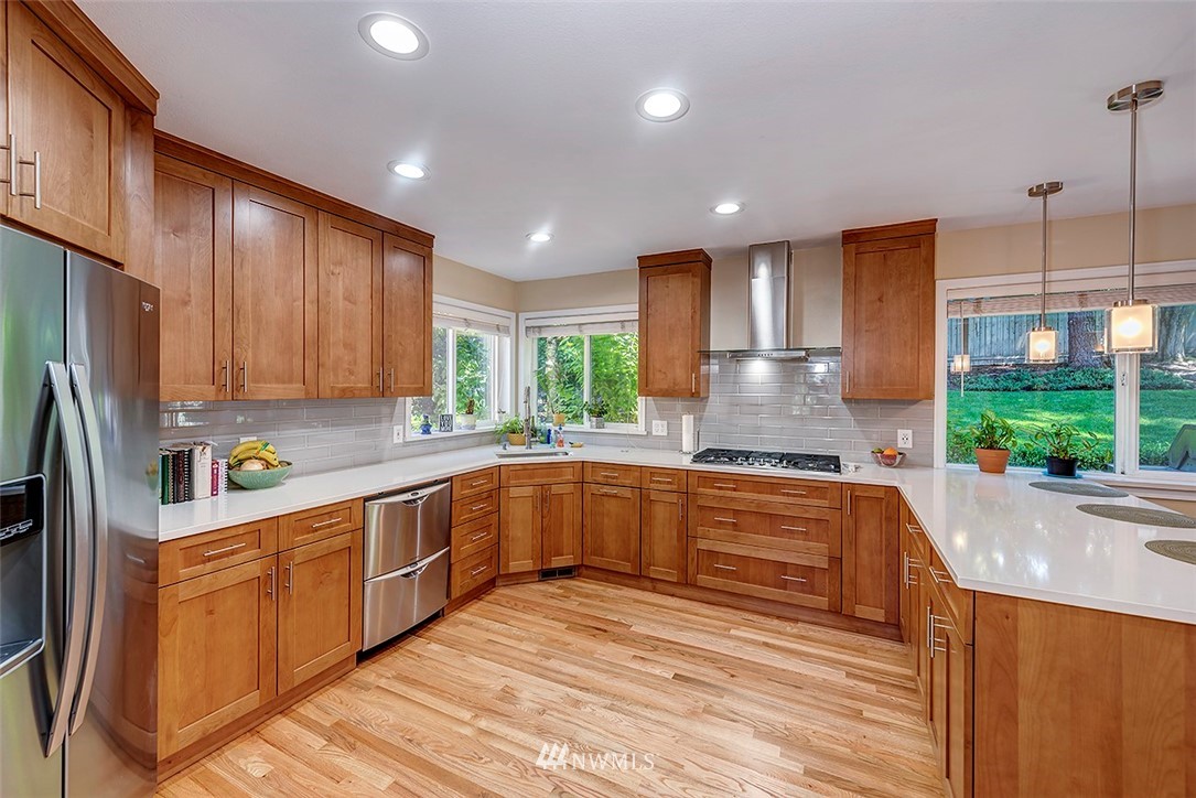 10115 Northeast 155th Street Bothell, WA 98011 - Photo 9 of 22 Gallery Image 9