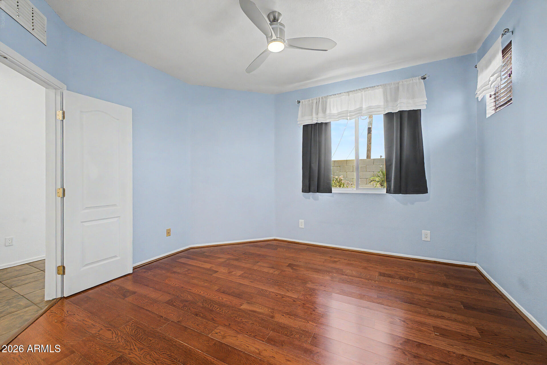 1225 Grenadine Road Phoenix, AZ 85040 - Photo 17 of 36