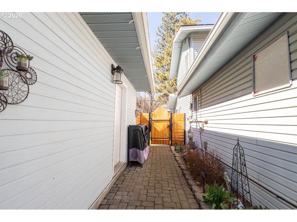 603 3rd Street La Grande, OR 97850 - Photo 30 of 35