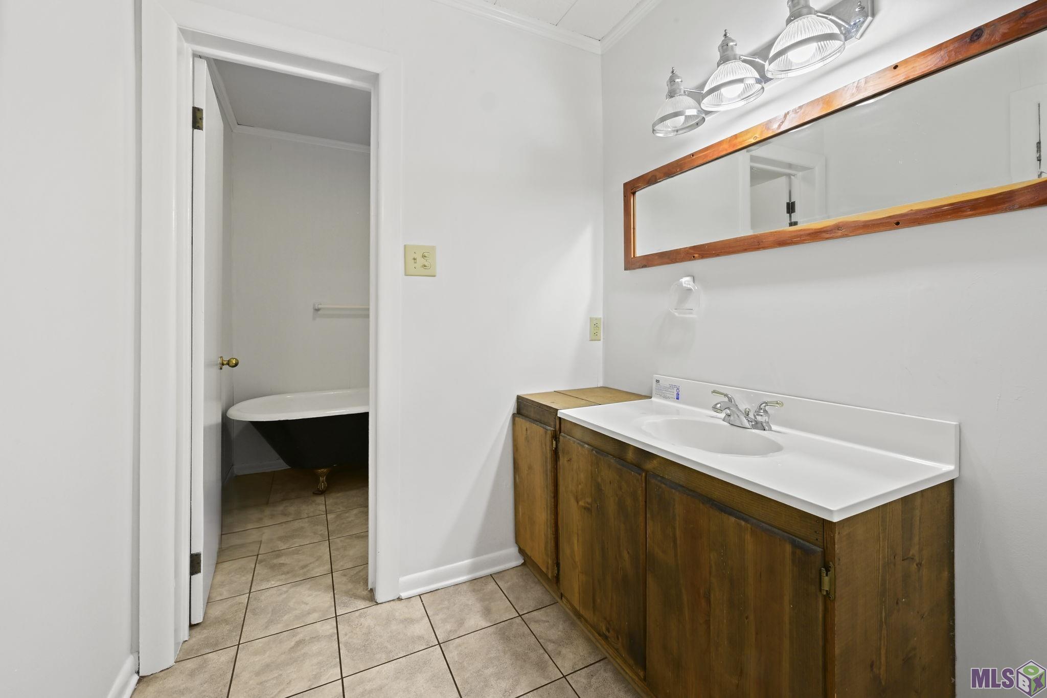 1725 Cedar Street Jackson, LA 70748 - Photo 12 of 15 Master Bathroom